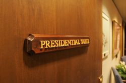 Bên trong khu điều trị đặc biệt của Tổng thống Mỹ Donald Trump có gì?