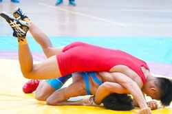 250 VĐV về Nam Định 'vật nhau'