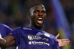 Tiền đạo ngoại nào hay nhất giai đoạn một V.League 2020?