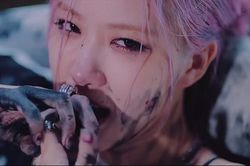 Rose Blackpink khi lên mây khi xuống vực, Blink kêu gọi cho cô đi đóng phim