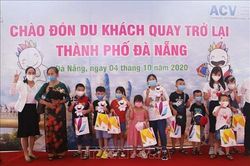 Đà Nẵng đón đoàn du khách đầu tiên sau hơn 2 tháng bị dịch COVID-19