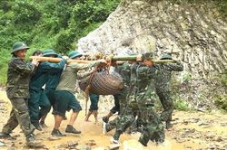 Hủy nổ thành công hai quả bom nặng hơn 680 kg sót lại sau chiến tranh