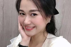 Lâm Vỹ Dạ selfie khoe cận nhan sắc 'gái 2 con', còn viết status nhắn nhủ chồng giữa đêm