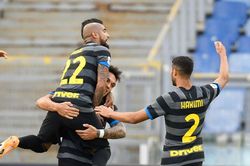 Kết quả Lazio 1-1 Inter: Lukaku và Sanchez tịt ngòi, Inter đứt mạch thắng ở Serie A