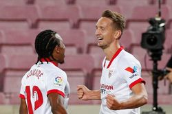 Barca lỡ cơ hội bám sát Real