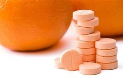 Vitamin C tưởng không hại mà hại không tưởng nếu thiếu hay thừa