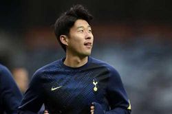 Hãy thôi so sánh với Park Ji-sung, vì Son Heung-min đã vượt xa tầm châu Á