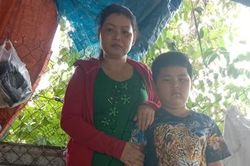 Xin cứu người phụ nữ bị ung thư, phải chăm mẹ già và con nhỏ