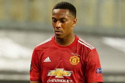 Patrice Evra: Man Utd cần một cái tát để tỉnh ngộ