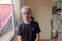 Khởi tố, bắt tạm giam nhóm đối tượng mang dao 'diễu phố'
