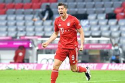 Một Lewandowski che lấp cả… Bayern Munich