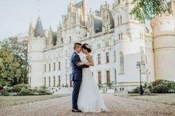 Lạ kỳ bữa tiệc huyên náo 'phá' đêm tân hôn của cặp đôi