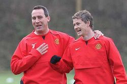 'Cánh tay phải' của Sir Alex tiết lộ điều bất thường ở M.U