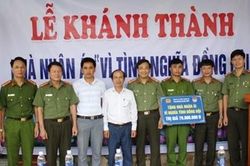 Khánh thành nhà tình nghĩa cho cán bộ có hoàn cảnh khó khăn
