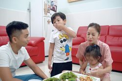 Phan Hiển lần đầu đi chợ nấu cơm, Khánh Thi khen: 'Các món đều chín là được rồi'