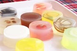 Buồn miệng chẳng biết làm gì nên lại ăn? Nếu không bỏ được thói quen này, chị em phải làm ngay món thạch hoa quả sau đây