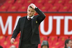 Cẩn thận Ole, MU đang mời gọi Pochettino