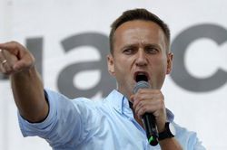 Vụ chính trị gia đối lập Nga: Tìm thấy chất độc thần kinh trong máu ông Navalny, Ukraine dọa trừng phạt Moscow