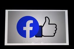 Facebook 'cấm cửa' tất cả tài khoản liên quan đến nhóm QAnon