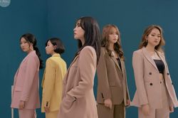 Mê mẩn trước bộ ảnh kỷ yếu concept 'blazer pastel' của sinh viên Hà Nội