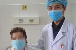 43 năm đóng bỉm do niệu quản 'lạc trôi'