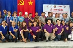 Tặng 3.500 bộ phao cứu sinh trị giá 4,2 tỷ đồng cho ngư dân miền Trung