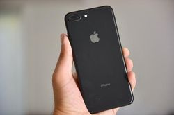 Trước thềm iPhone mới ra mắt, iPhone chính hãng liên tục giảm giá, có loại tụt sâu