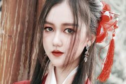 Bộ ảnh cổ trang của thiếu nữ 15 tuổi khiến dân tình điêu đứng