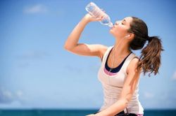 Dấu hiệu cảnh báo cơ thể đang thiếu nước trầm trọng