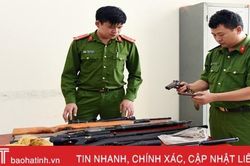 Công an huyện Kỳ Anh thu hồi 2 khẩu súng quân dụng, nhiều vũ khí
