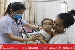 Chuyển mùa, trẻ em Hà Tĩnh nhập viện tăng gấp đôi ngày thường