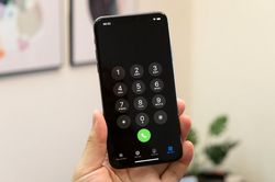 Bạn có biết vì sao bàn phím số của smartphone vẫn có các kí tự chữ ABC không?