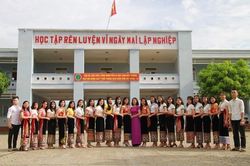 Ngôi trường có hàng chục học sinh đạt trên 30 điểm