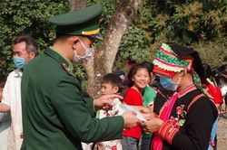 Cầu nối giữa ý Đảng và lòng dân