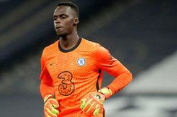 Thủ thành Edouard Mendy của Chelsea dính chấn thương khi lên tuyển