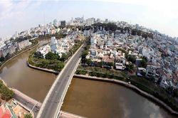 TP.HCM thử nghiệm hệ thống công nghệ thu gom rác trên sông rạch