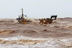 Thợ lặn không thể tiếp cận, tính mạng 10 thuyền viên gặp nạn trên biển bị đe dọa