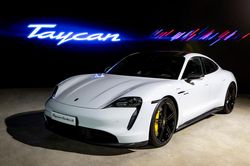 Porsche Taycan được ra mắt tại Việt Nam, giá từ 5,72 tỷ đồng