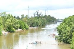 Sớm khắc phục tình trạng cản trở giao thông đường thủy