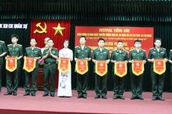 'Truyền lửa' đam mê ngoại ngữ trong cán bộ trẻ