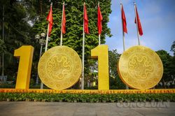 Rực rỡ cờ hoa chào mừng 1010 năm Thăng Long - Hà Nội và ngày Giải phóng Thủ đô 10/10