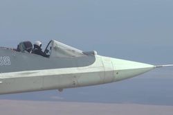 Phi công Nga lái tiêm kích Su-57 'mui trần', vì sao?