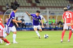 V.League giai đoạn 2: Cờ đến tay ai người đó phất
