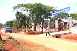 Mang Yang 'tiếp sức' cho làng đặc biệt khó khăn