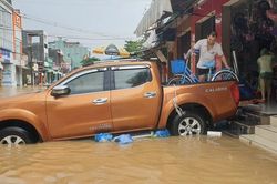 Dân vùng 'rốn lũ' Quảng Nam hối hả dọn đồ chạy lũ