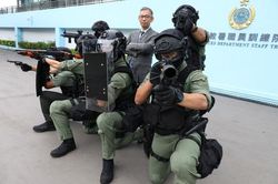 Biệt đội cai ngục 'Báo đen' ở Hong Kong được nâng cấp vũ khí