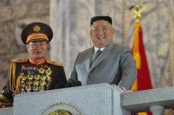 Ông Trump tức giận vì tên lửa đạn đạo vừa công bố của Triều Tiên?