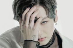 Jungkook nâng tầm gợi cảm trong 'BTS MOTS ON:E', No.1 xu hướng toàn cầu ngay