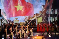 Trọng Tấn, Ngọc Khuê hát về 'Hào khí Thăng Long'