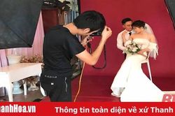Câu chuyện 'mưu sinh' của những thợ ảnh trẻ